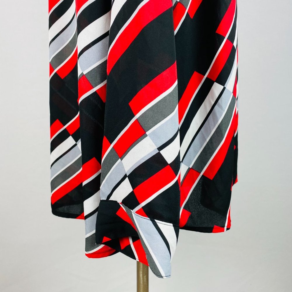 Relativity Abstract Print Button Down Top 2x - image 3